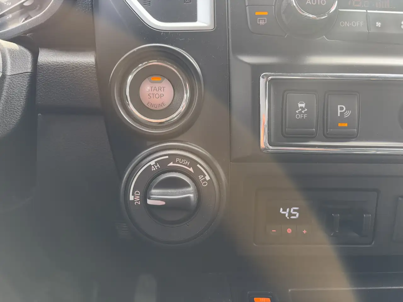 Nissan Titan снимка Nissan Titan