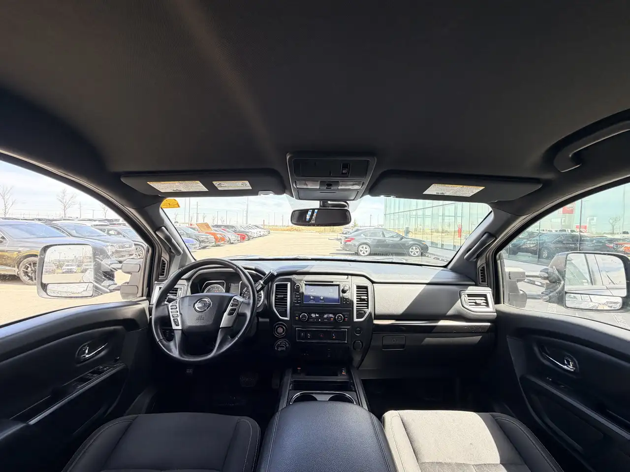 Nissan Titan снимка Nissan Titan