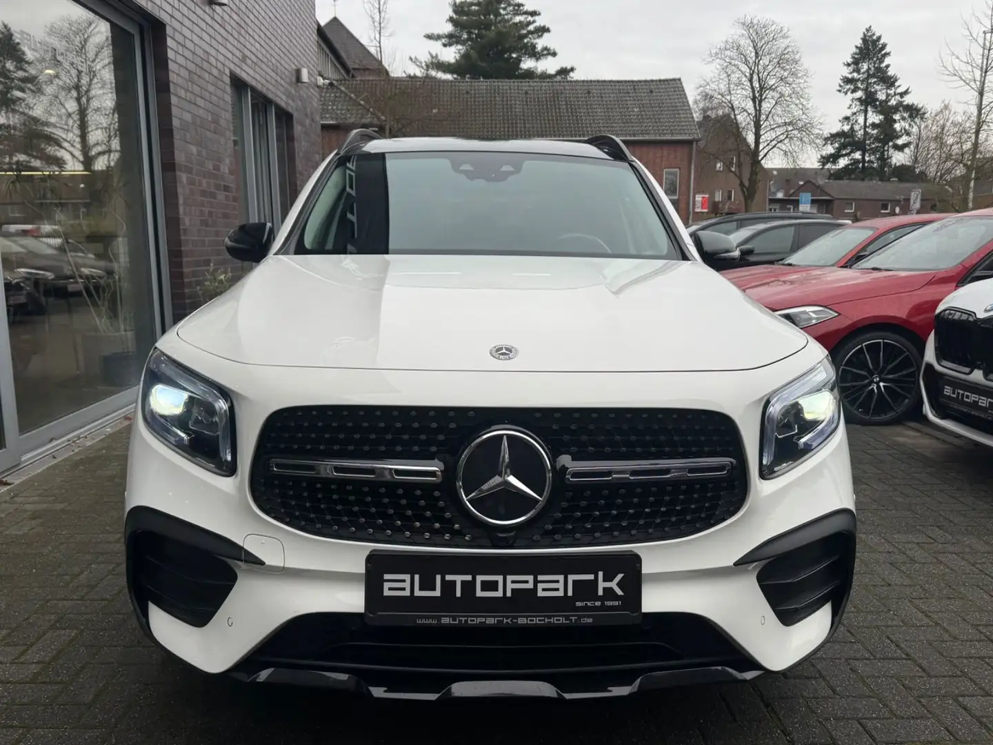 Mercedes-Benz GLB 200 d 8G AMG Pano Night AHK Licht+ Kamera 19" Blanc - 2