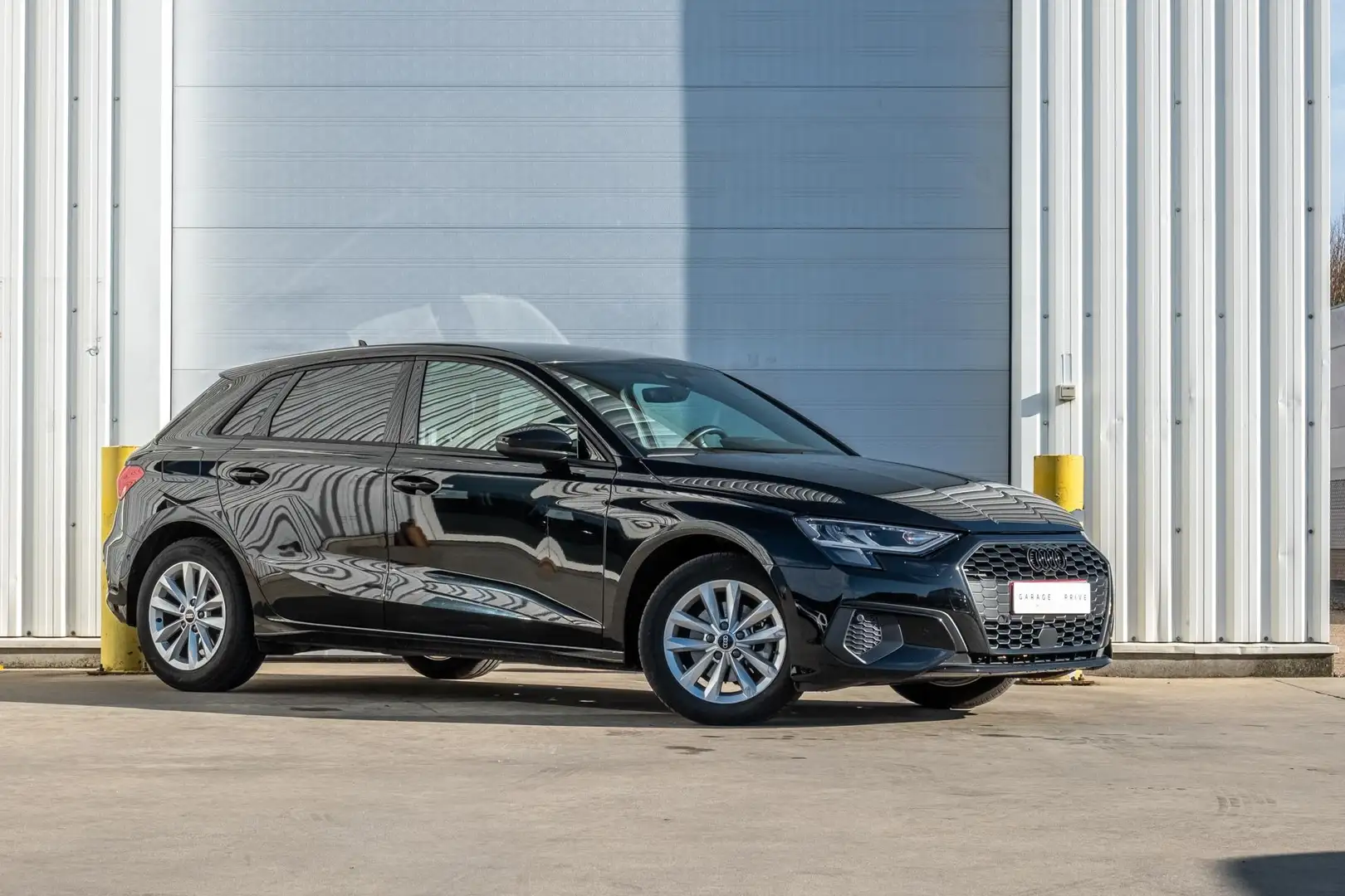 Audi A3 A3 Sportback 30 TFSI Attraction Noir - 2