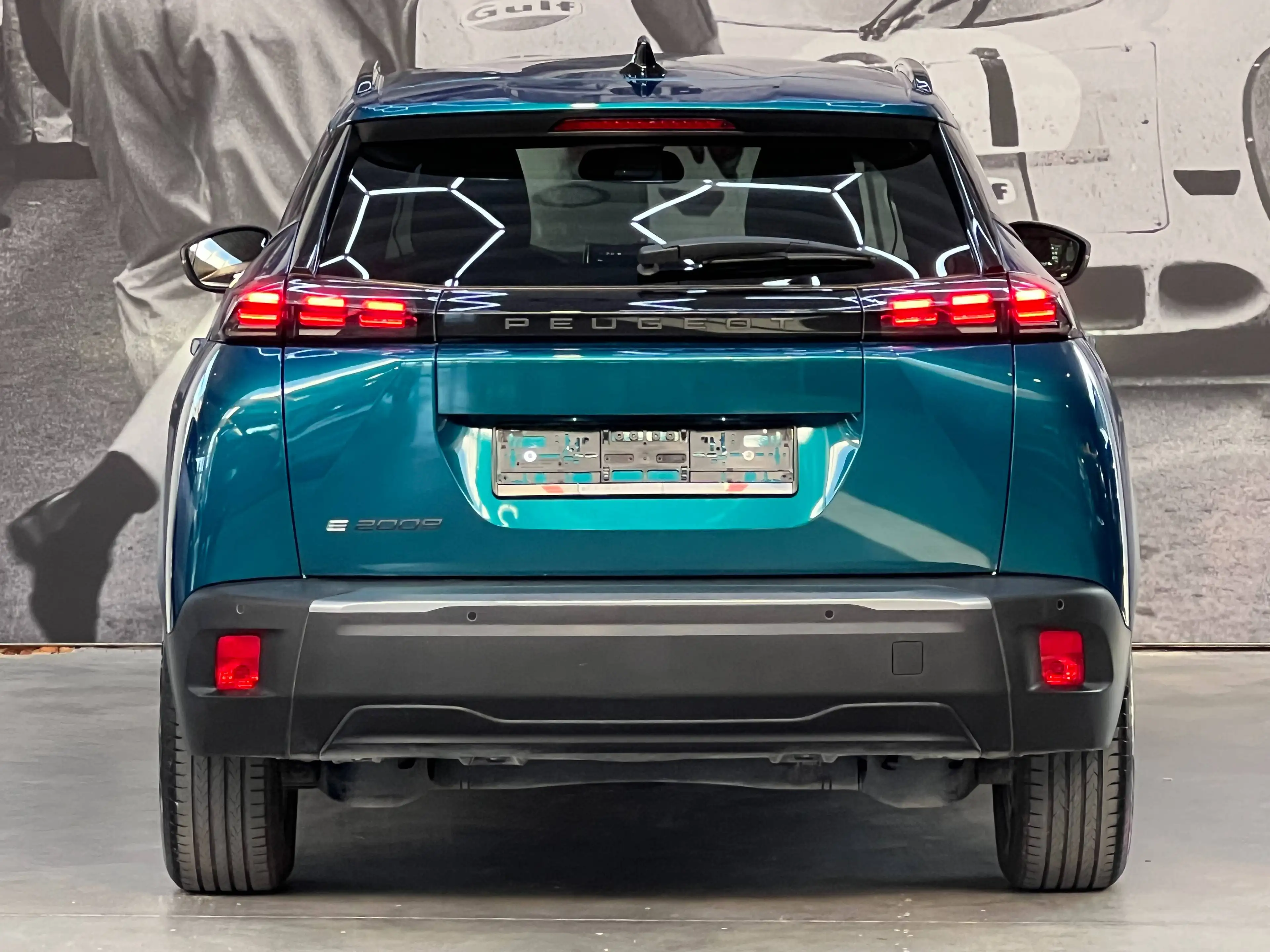 Peugeot e-2008 54 kWh Allure / Obsession Blue / Apple & Android Auto — photo 10