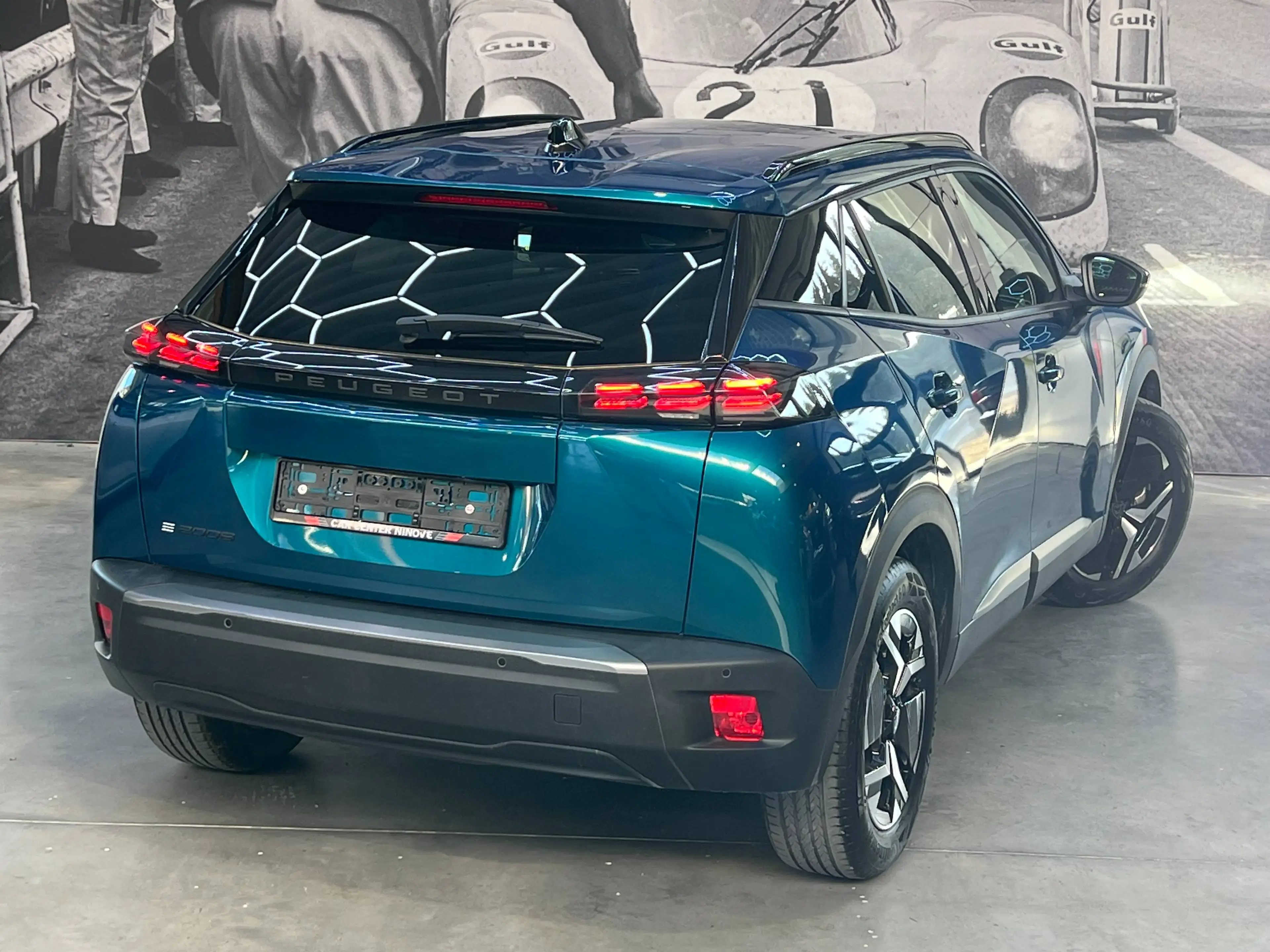 Peugeot e-2008 54 kWh Allure / Obsession Blue / Apple & Android Auto — photo 8