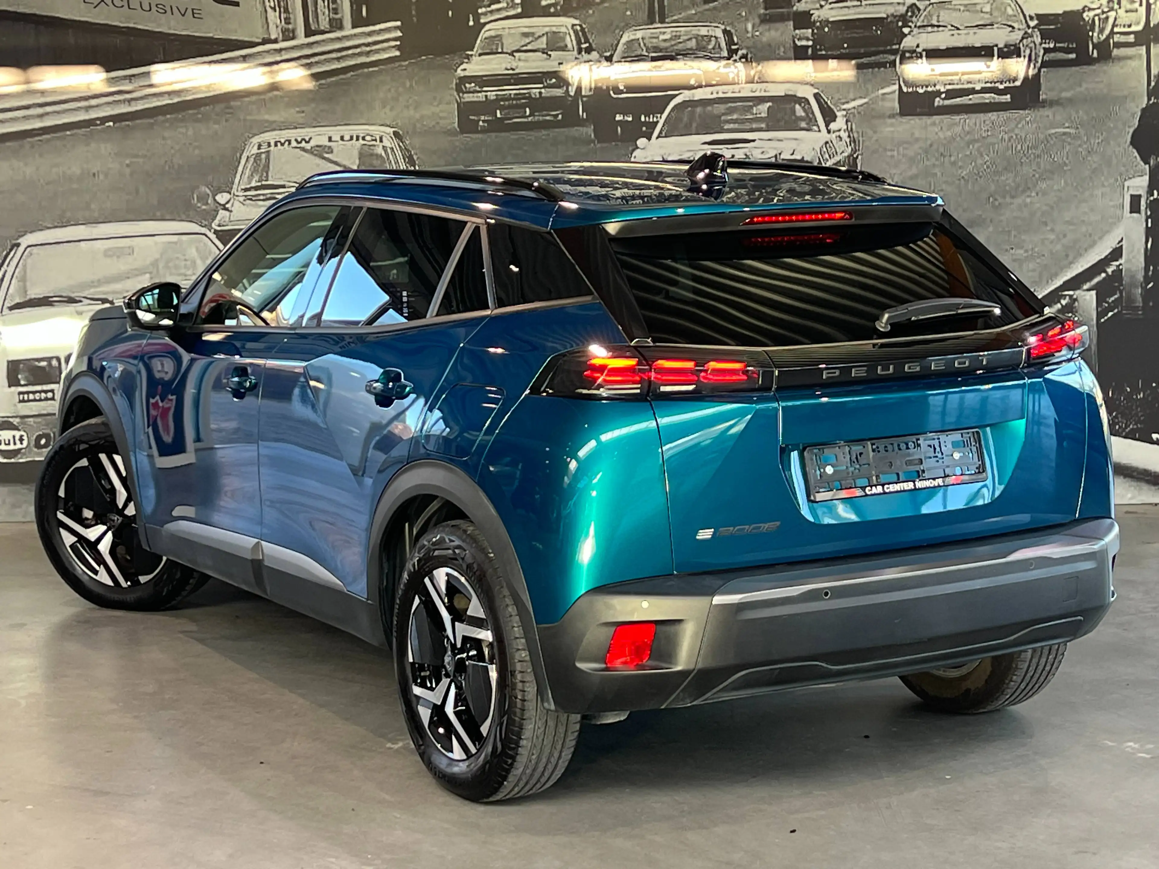 Peugeot e-2008 54 kWh Allure / Obsession Blue / Apple & Android Auto — photo 3