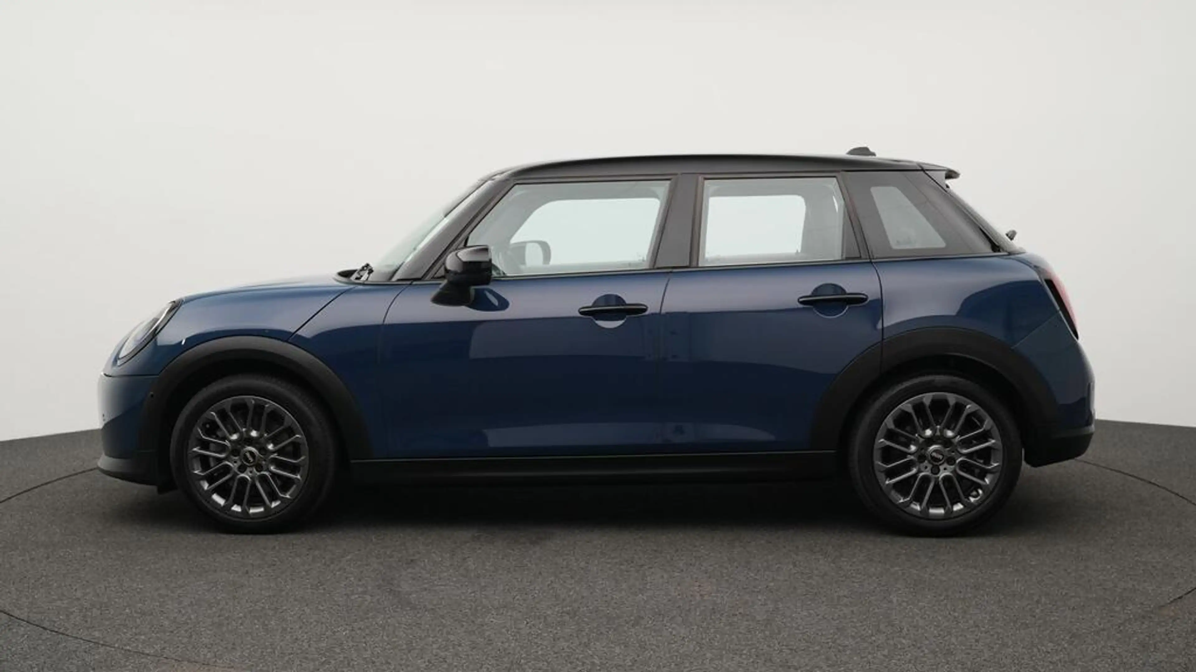 MINI Cooper C Favoured Trim — photo 3
