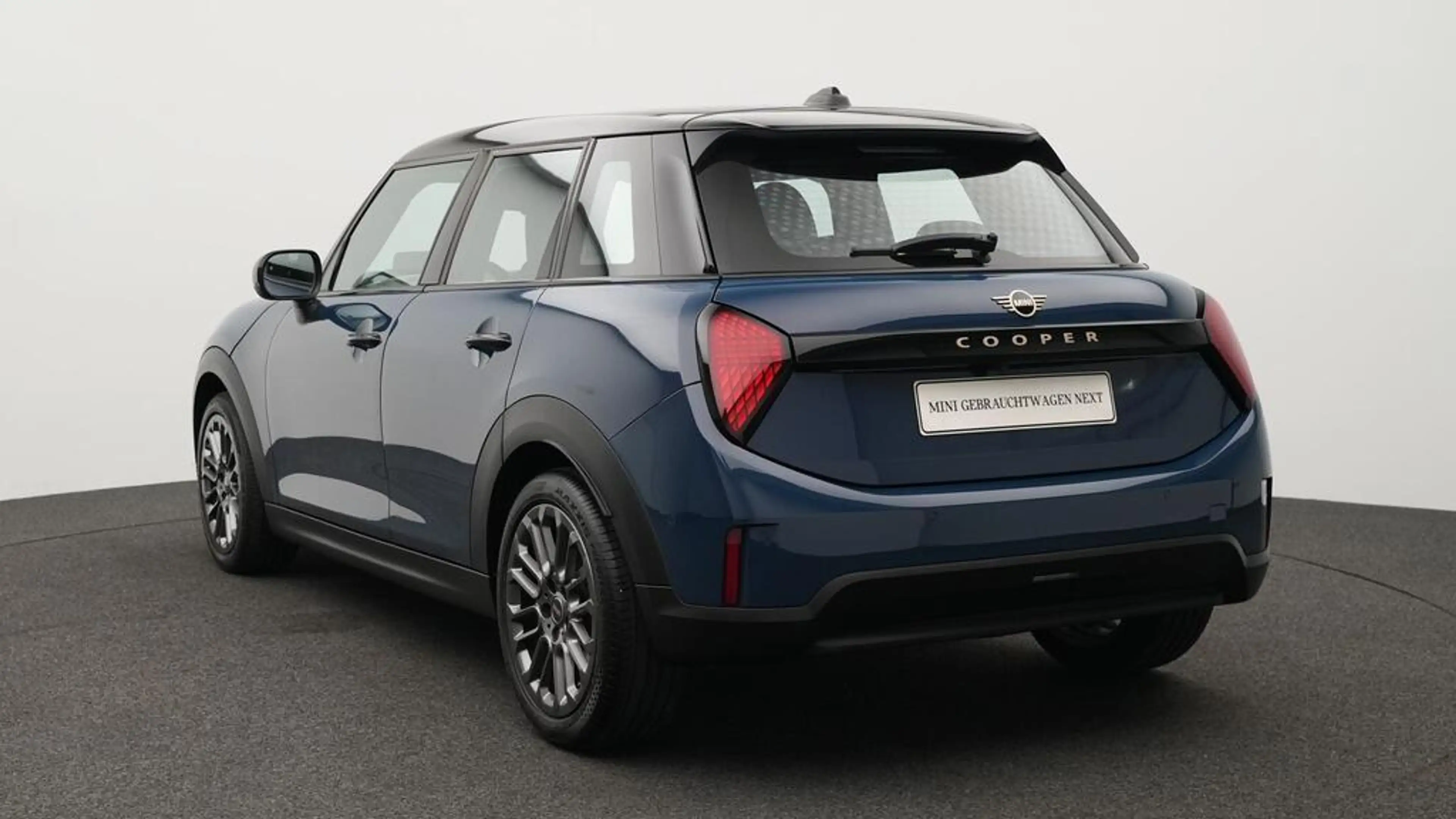 MINI Cooper C Favoured Trim — photo 4