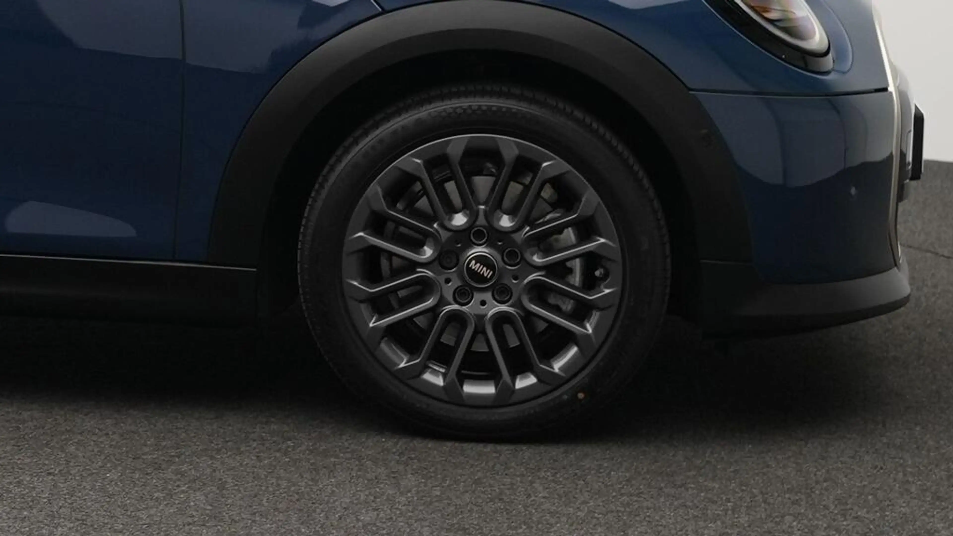 MINI Cooper C Favoured Trim — photo 11