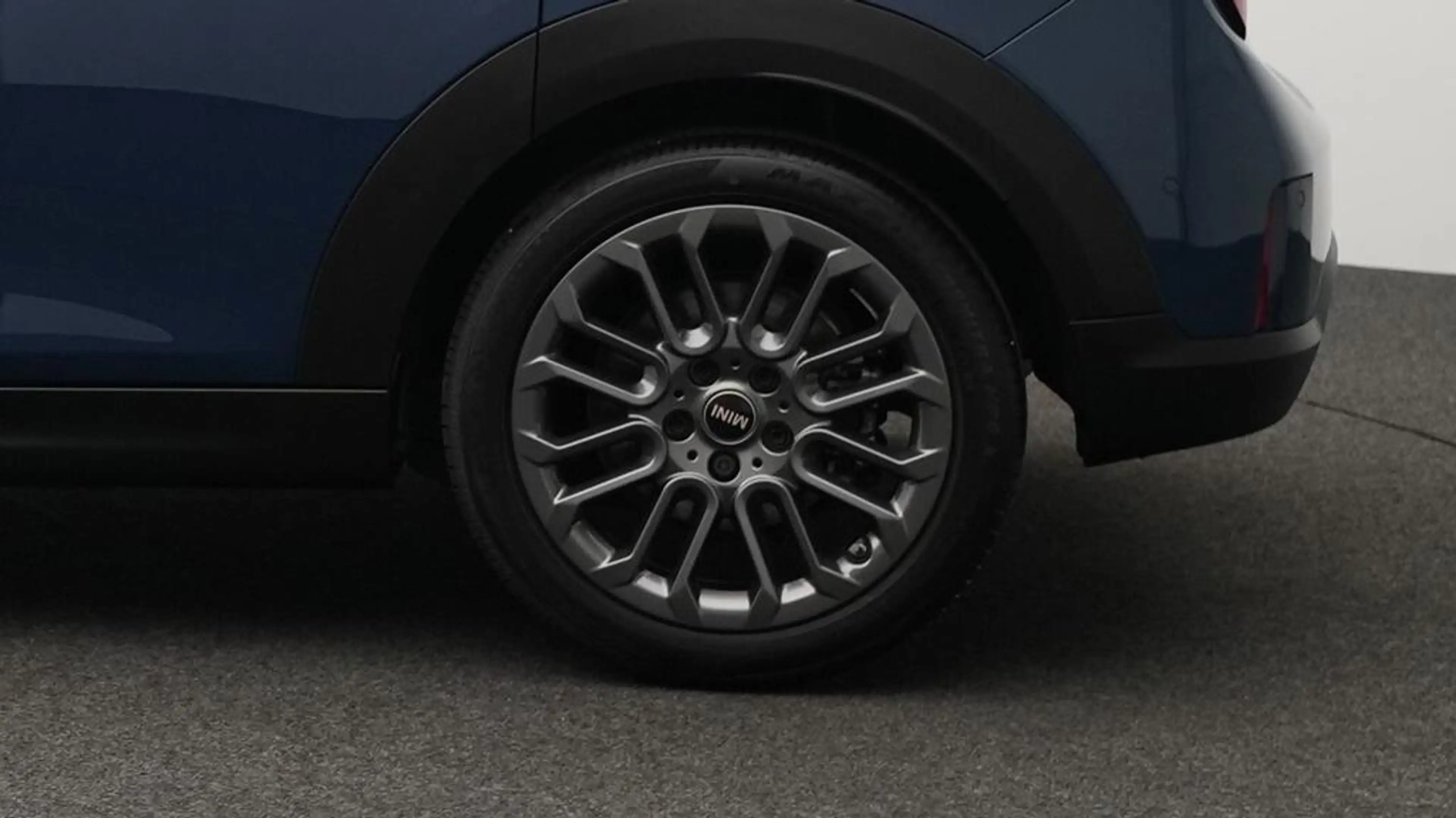 MINI Cooper C Favoured Trim — photo 10
