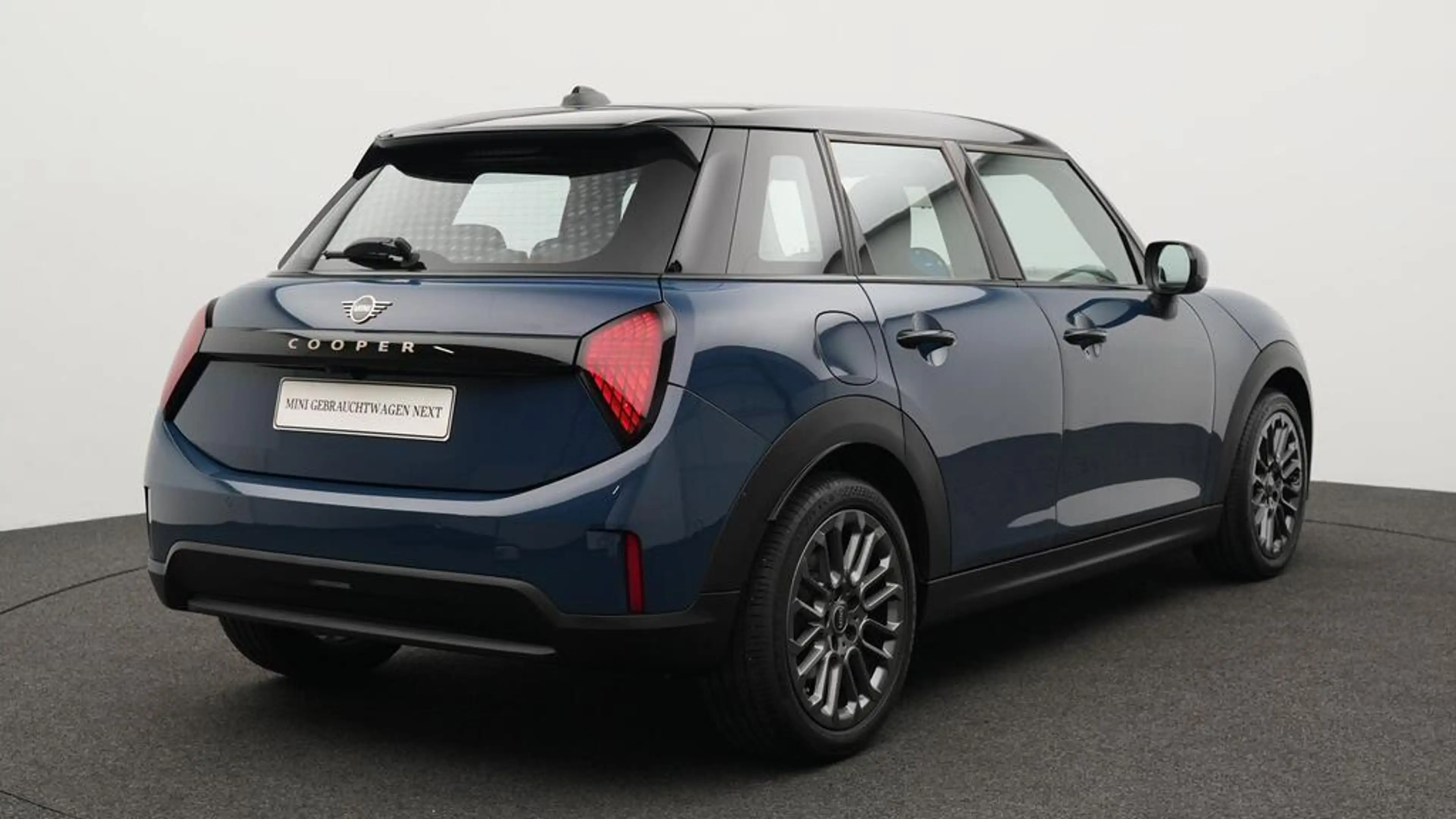 MINI Cooper C Favoured Trim — photo 6