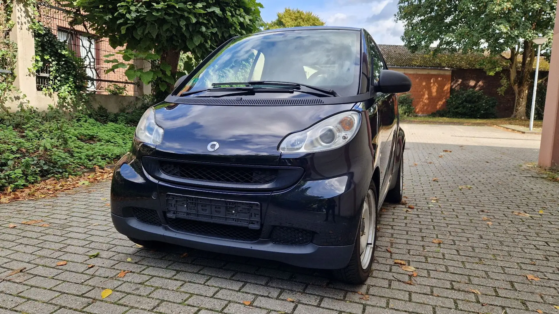 smart forTwo coupé 1.0 pure Automatik Tüv Neu Zv Funk Schwarz - 1