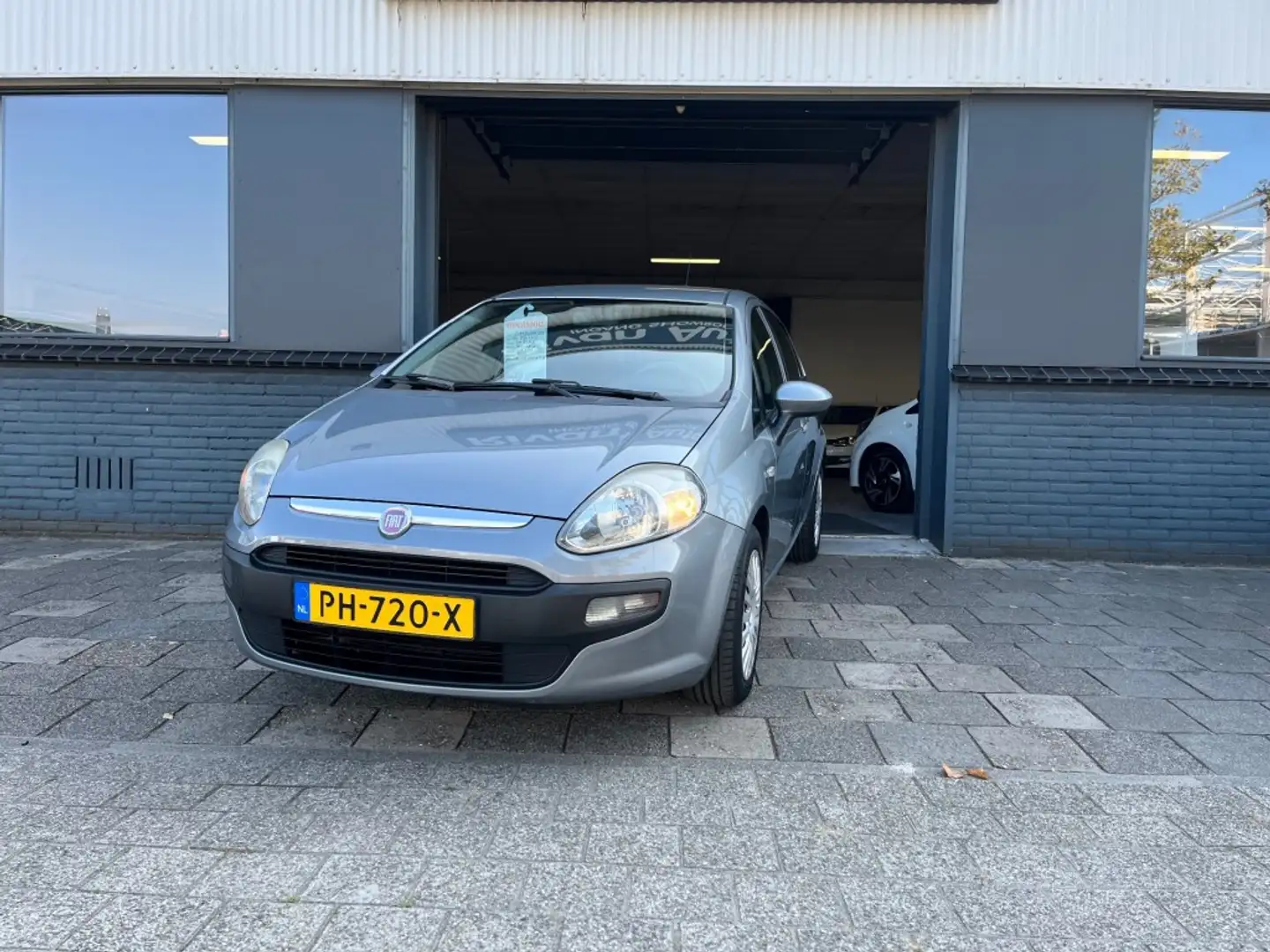 Fiat Punto 1.2 ACTIVE Grigio - 2