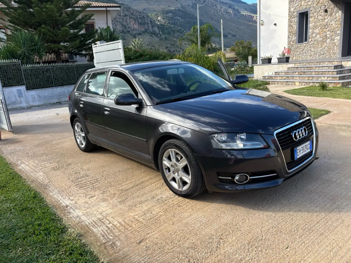 Audi A3 Sportback 2.0 tdi Ambition - 1