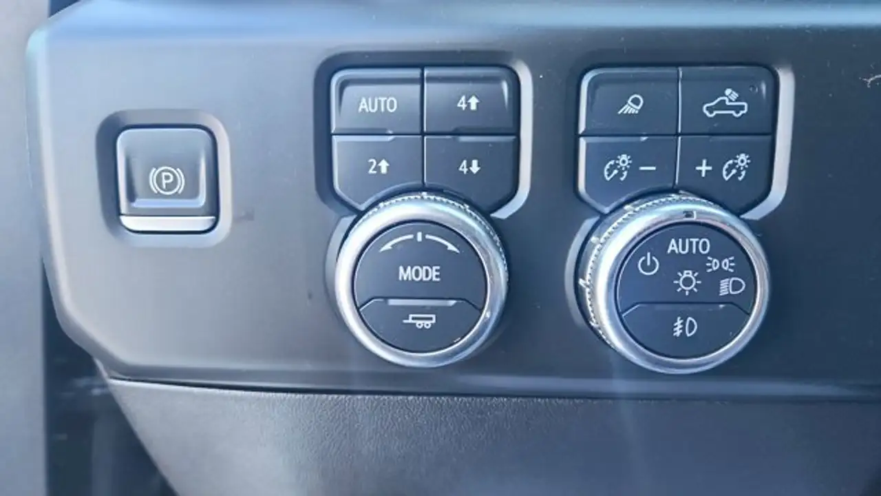 GMC Sierra 3500HD снимка GMC Sierra 3500HD