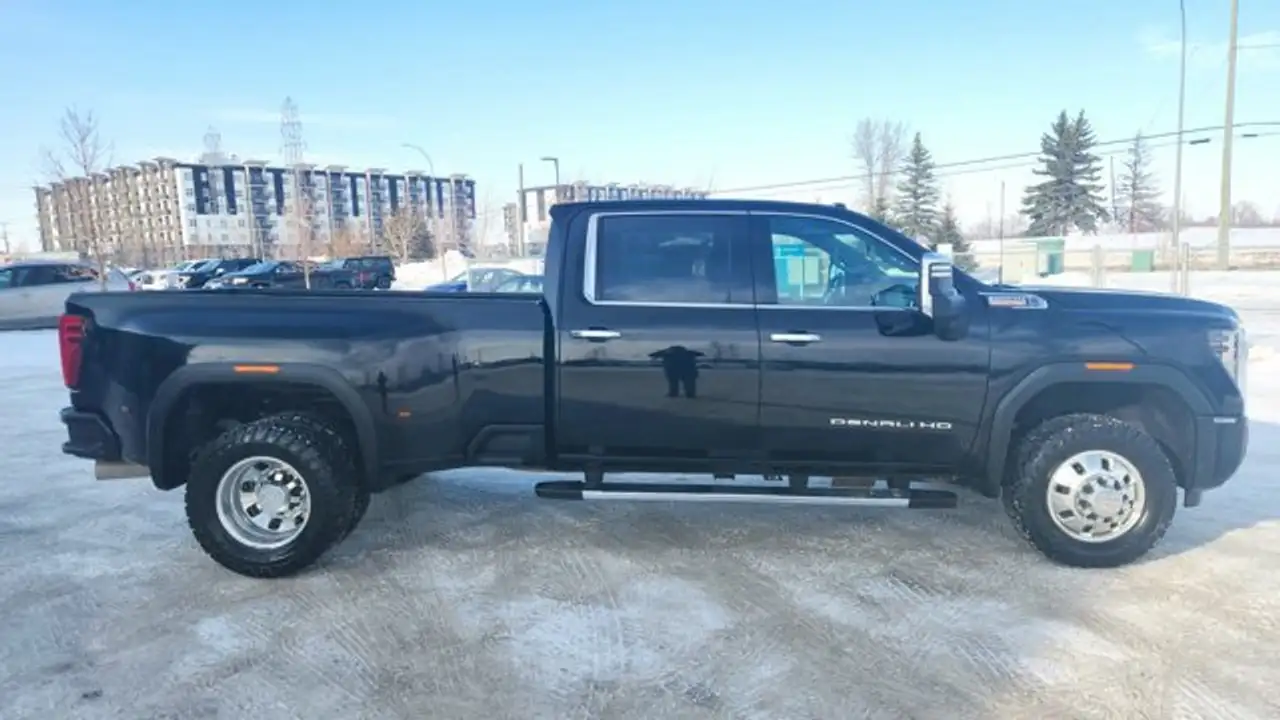 GMC Sierra 3500HD снимка GMC Sierra 3500HD