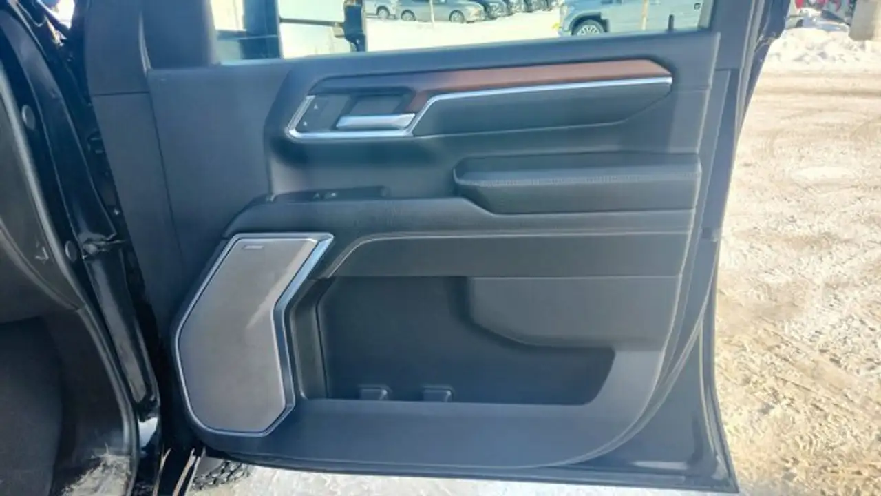 GMC Sierra 3500HD снимка GMC Sierra 3500HD