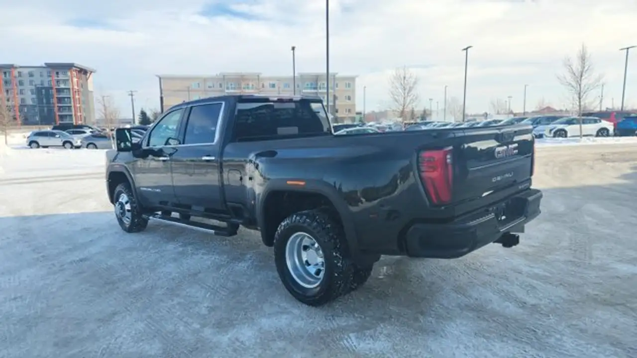 GMC Sierra 3500HD снимка GMC Sierra 3500HD