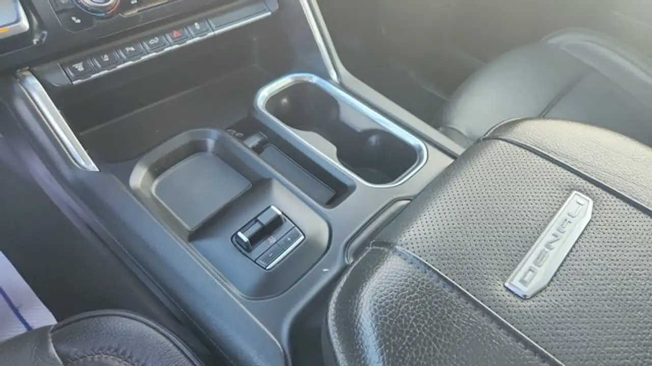 GMC Sierra 3500HD снимка GMC Sierra 3500HD