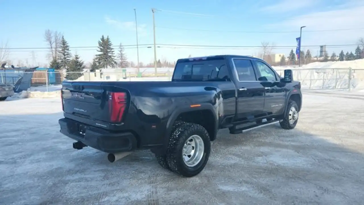 GMC Sierra 3500HD снимка GMC Sierra 3500HD