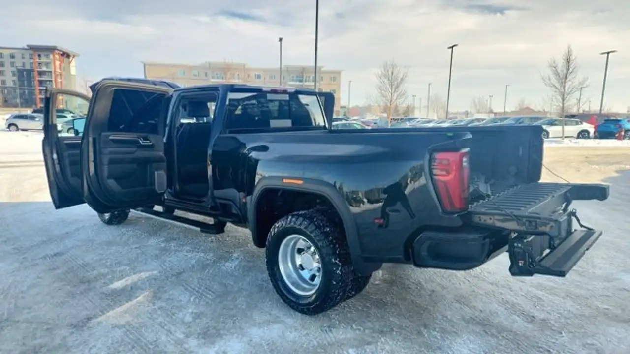 GMC Sierra 3500HD снимка GMC Sierra 3500HD
