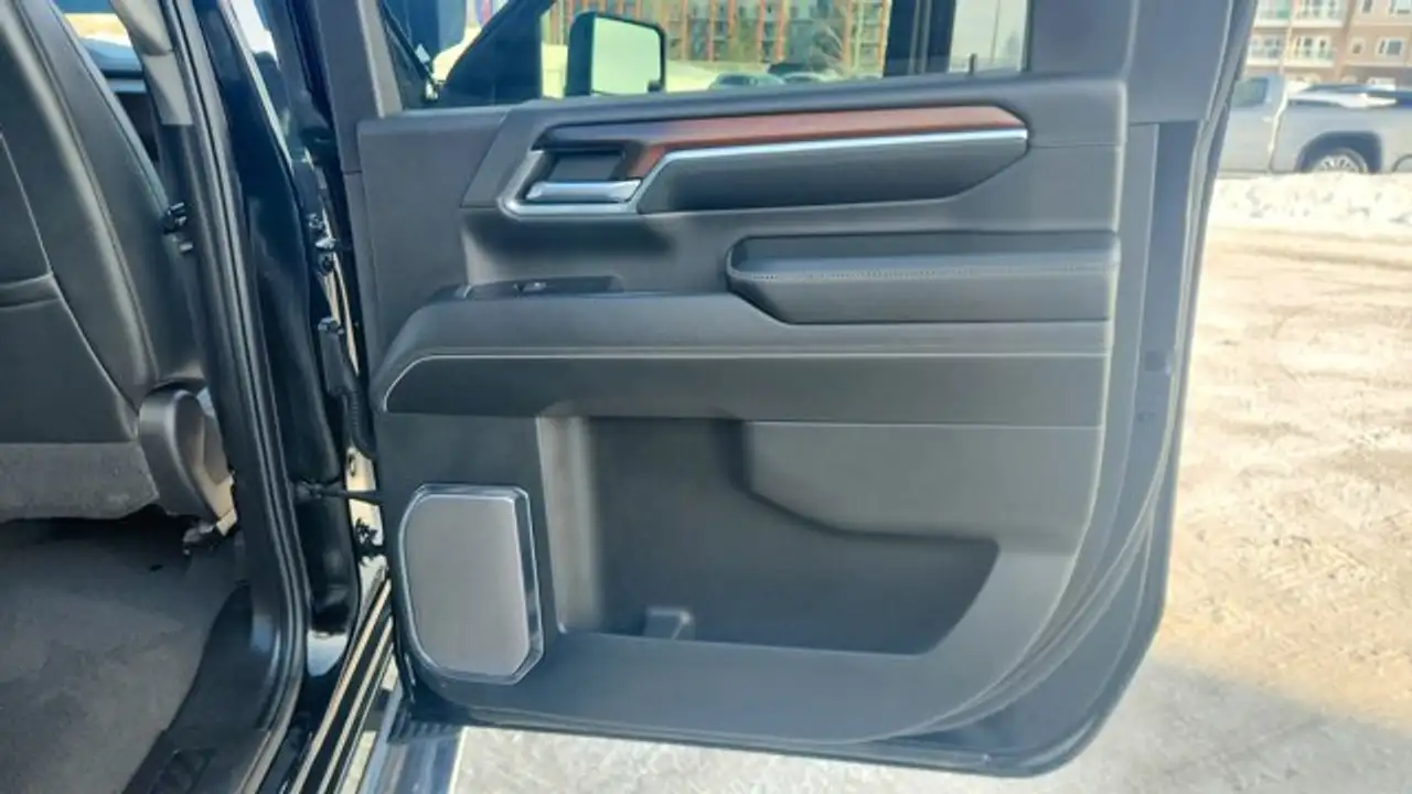 GMC Sierra 3500HD снимка GMC Sierra 3500HD