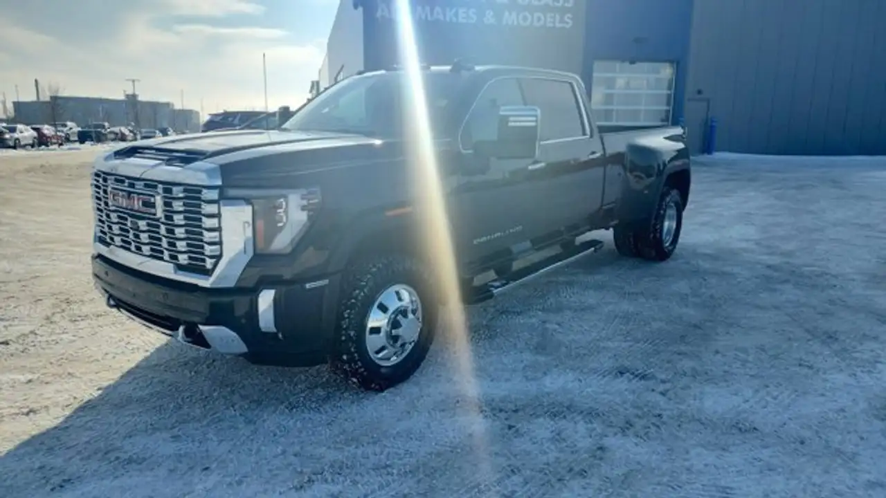 GMC Sierra 3500HD снимка GMC Sierra 3500HD