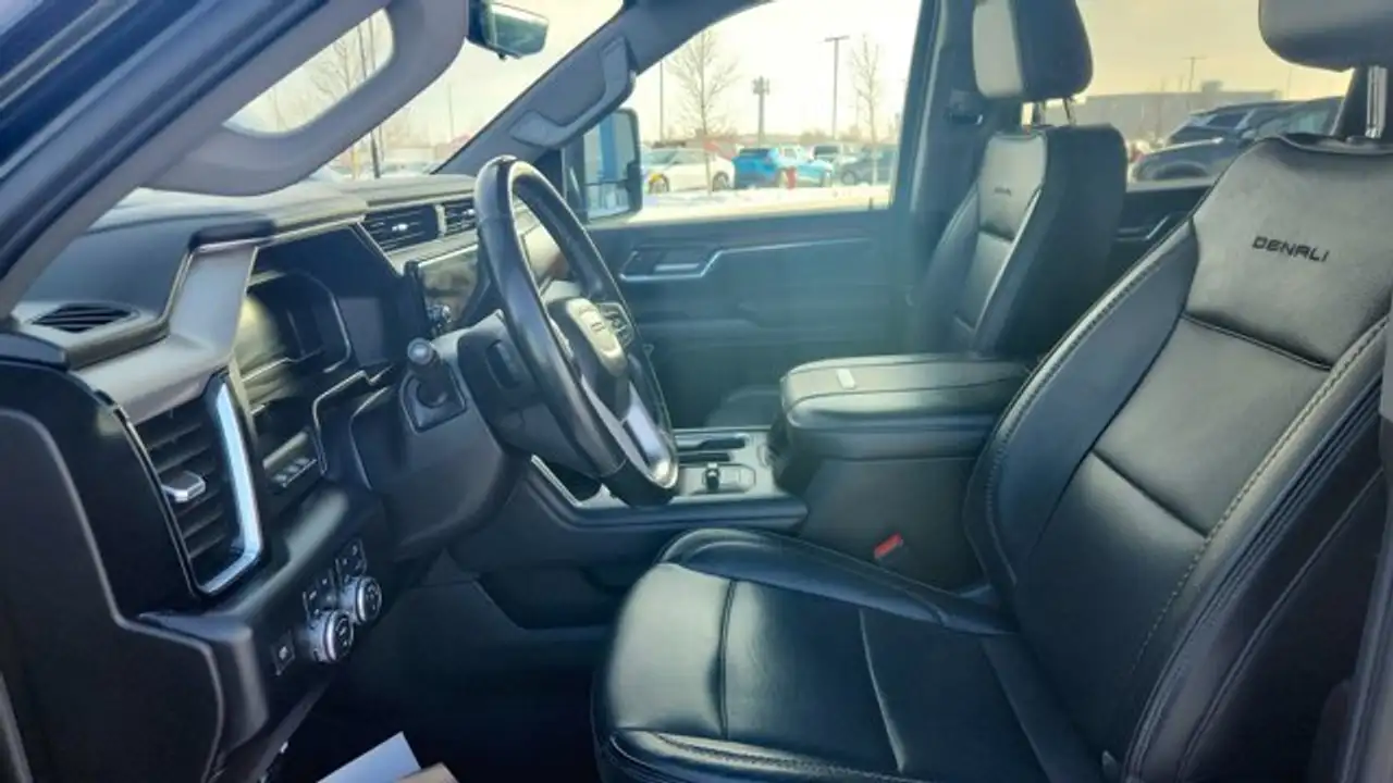 GMC Sierra 3500HD снимка GMC Sierra 3500HD