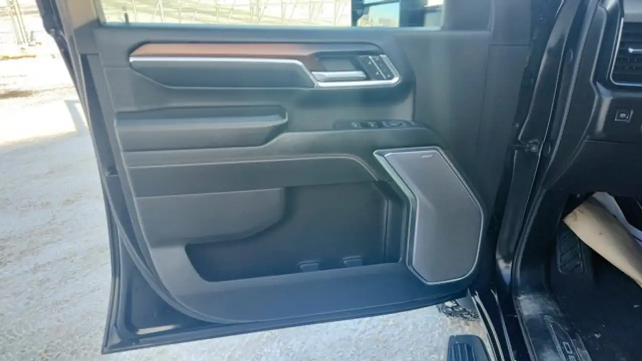 GMC Sierra 3500HD снимка GMC Sierra 3500HD