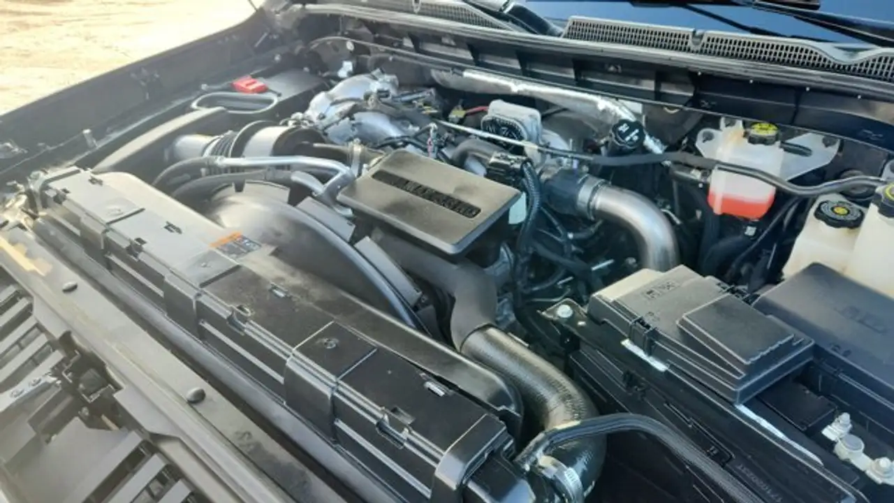 GMC Sierra 3500HD снимка GMC Sierra 3500HD
