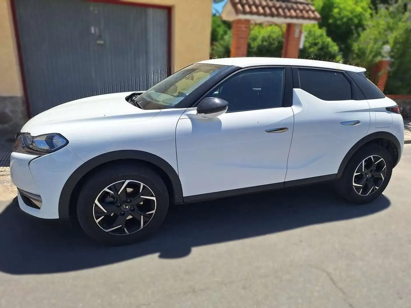 DS Automobiles DS 3 Crossback BlueHDi 81 kW Manual BASTILLE Blanco - 2