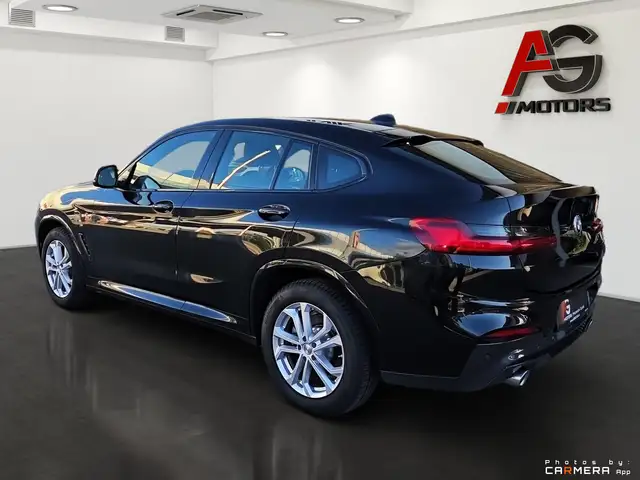 BMW X4 view 8
