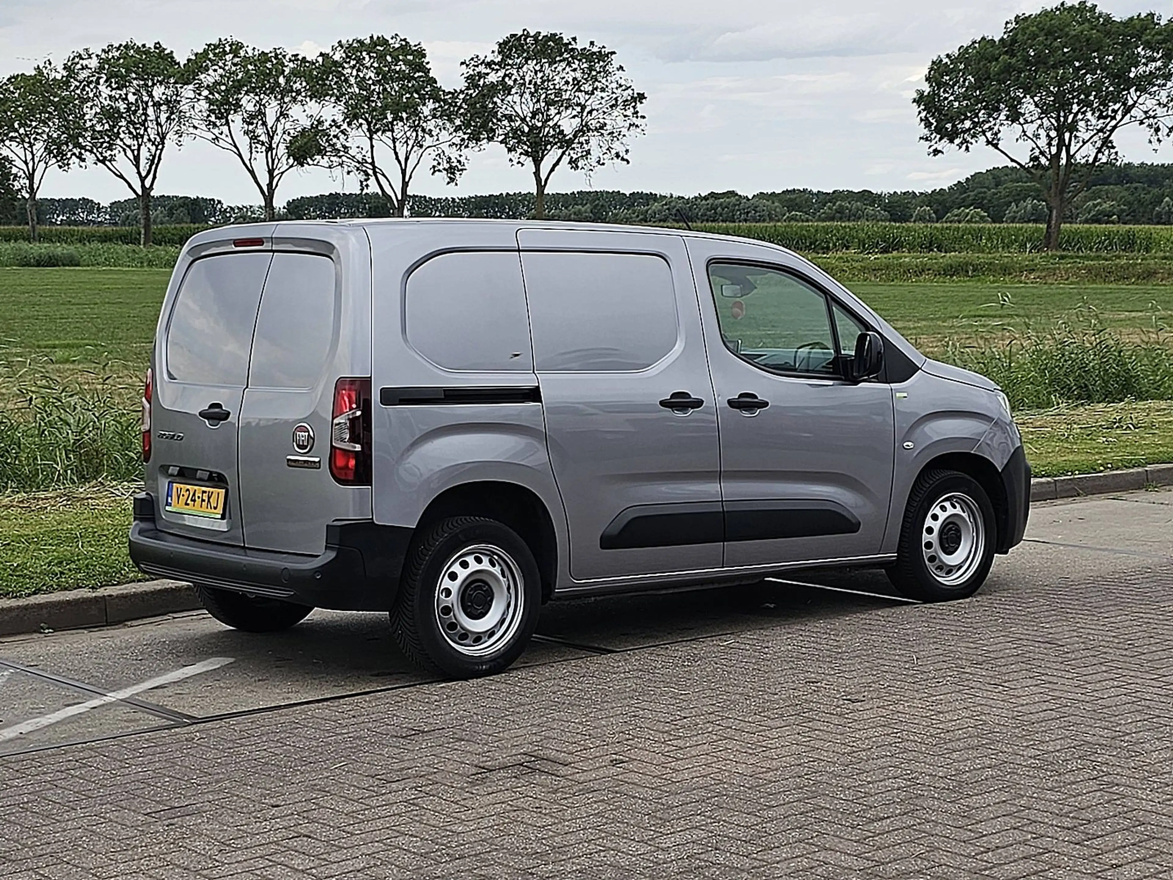Fiat Doblo 1.5 L1 Navi Facelift NAP — photo 3