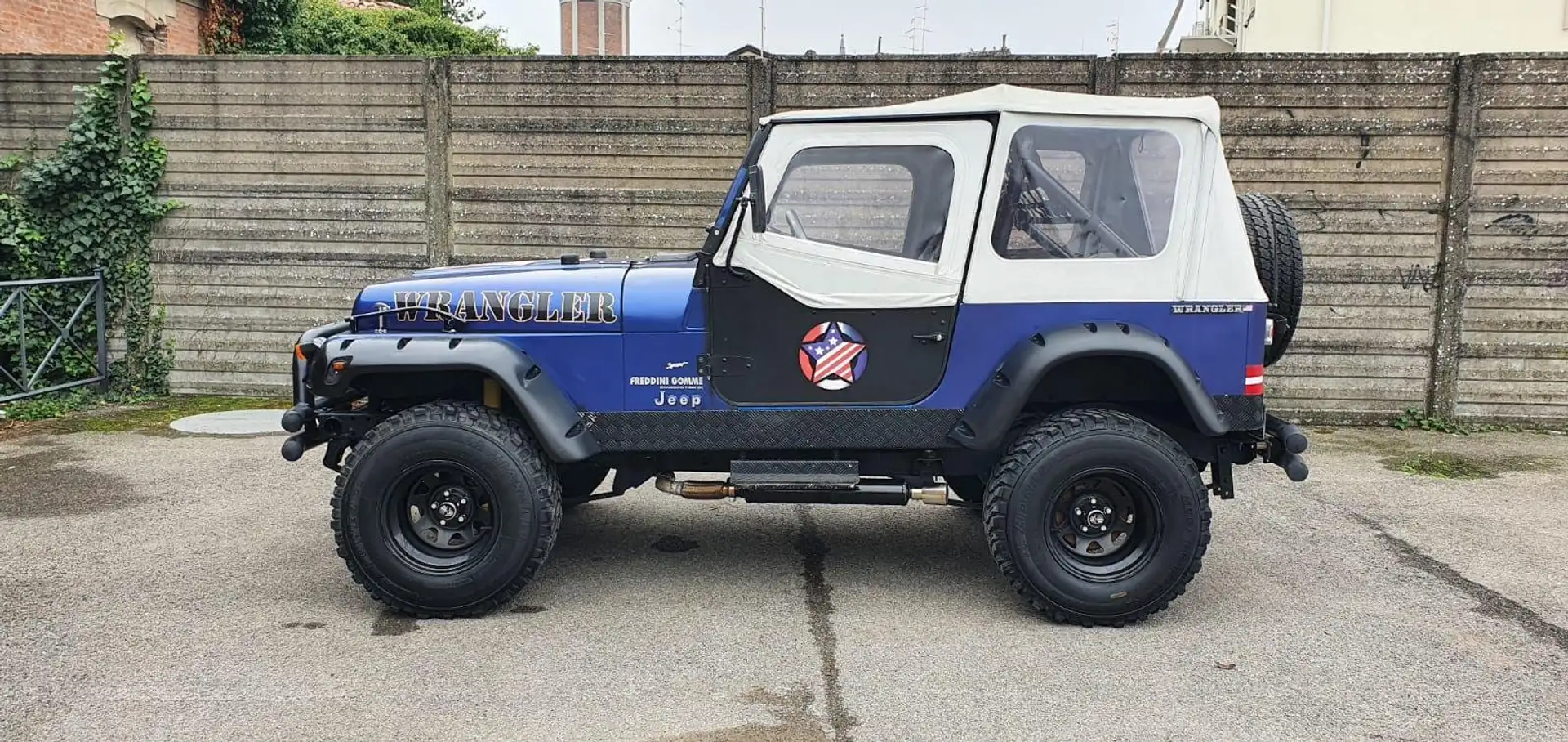 Jeep Wrangler 2.5 LAREDO Blauw - 2