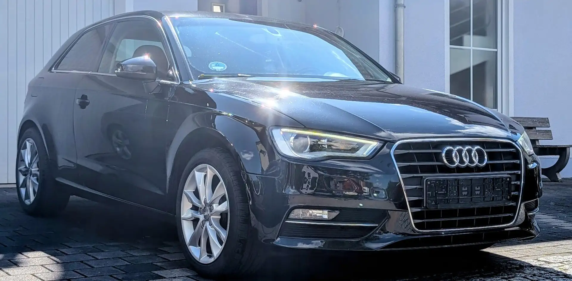 Audi A3 A3 1.4 TFSI Attraction Schwarz - 1
