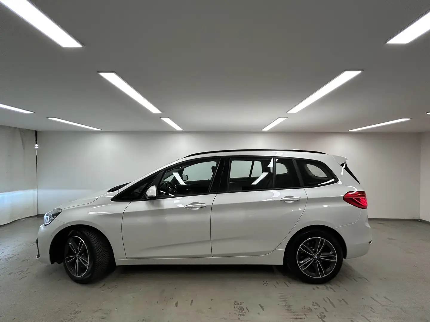 BMW 220 d Gran Tourer Sport Line Parkass. DAB LED PDC Navi Alb - 2