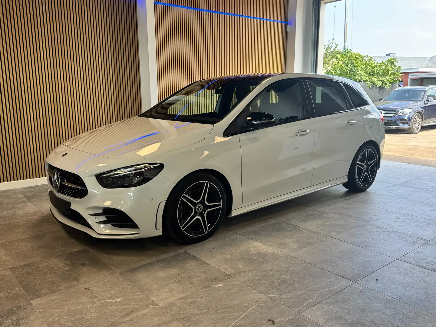 Mercedes-Benz B 220 B 220 d 8G-DCT AMG Line Blanc - 1