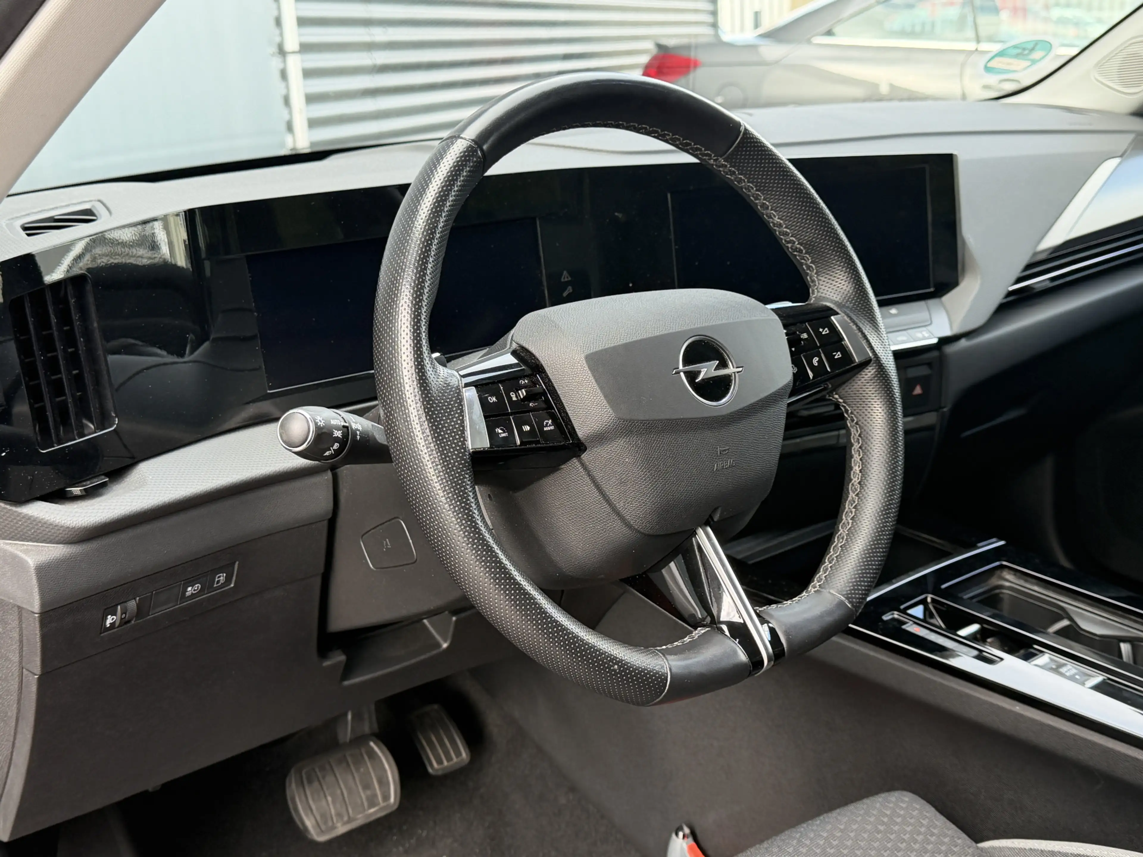 Opel Astra Sports Tourer BWJ 2023 | 1.6 Hybrid Bus Edition AU — photo 3