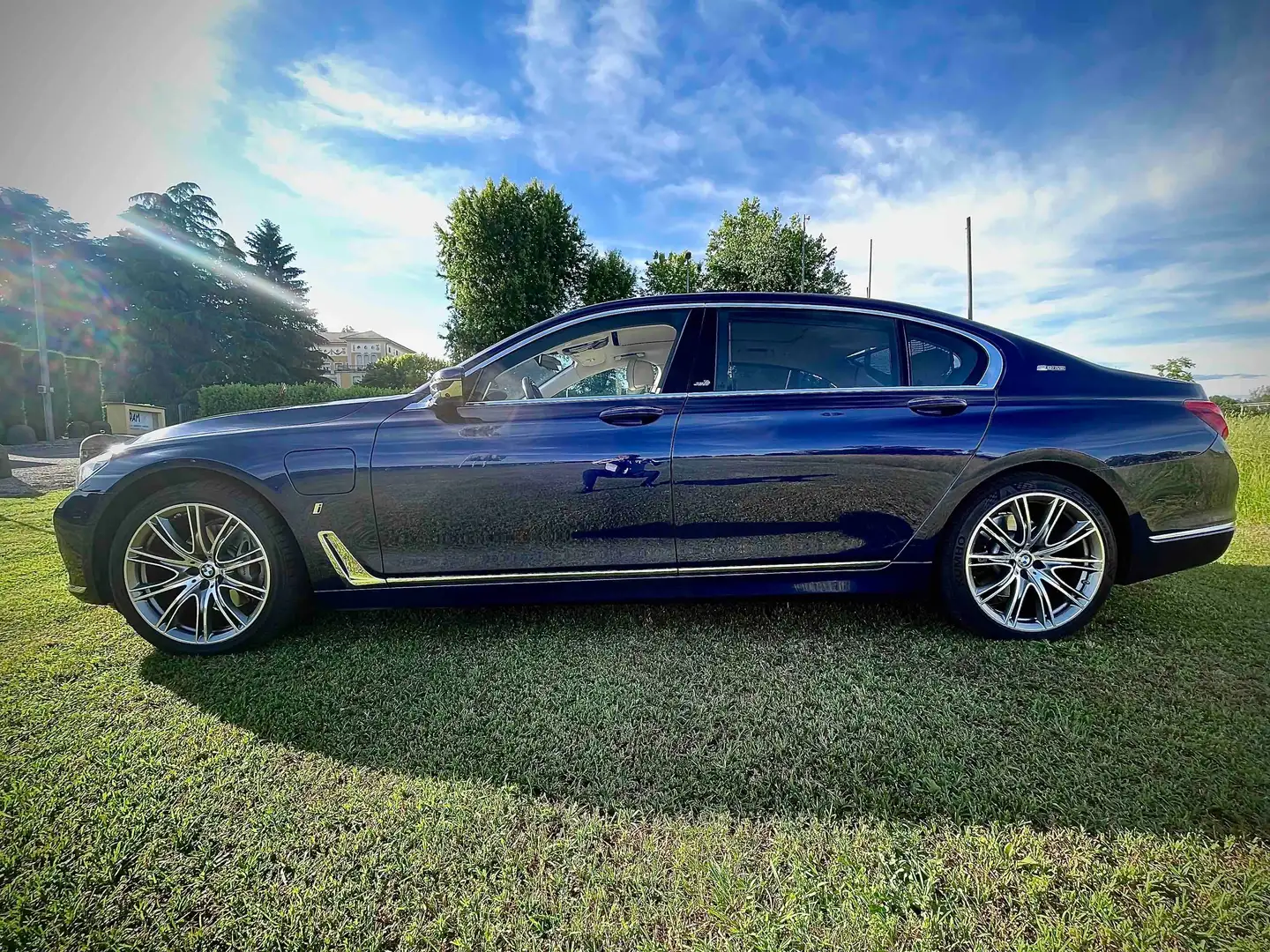 BMW 740 740Le Xdrive IPerformance Passo lungo TV Chauffeur Modrá - 1