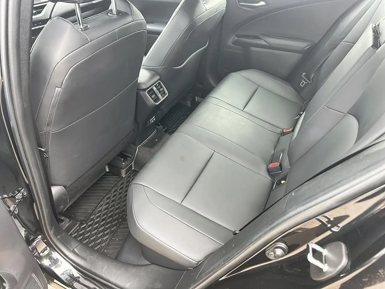 Lexus UX снимка Lexus UX