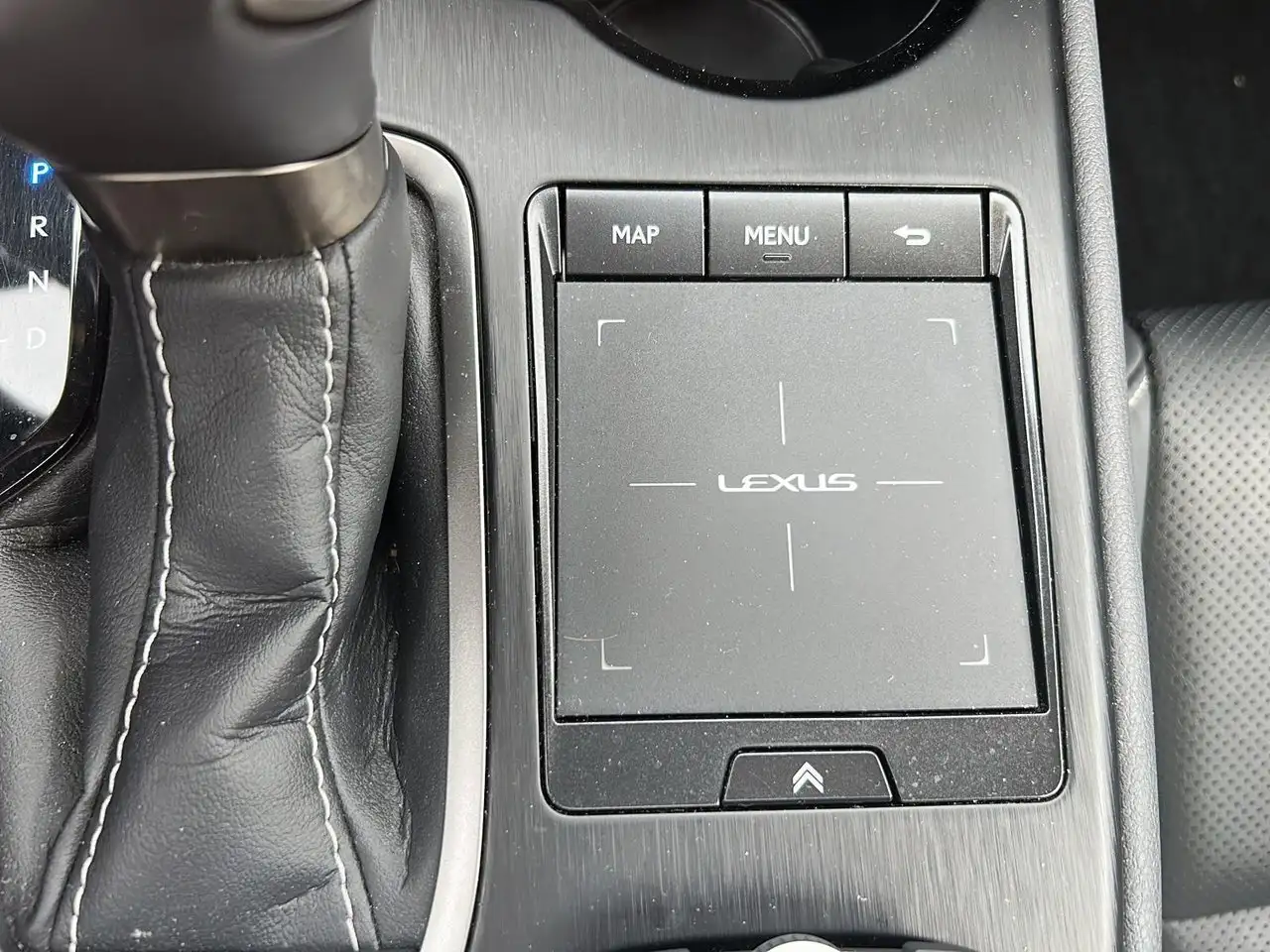 Lexus UX снимка Lexus UX