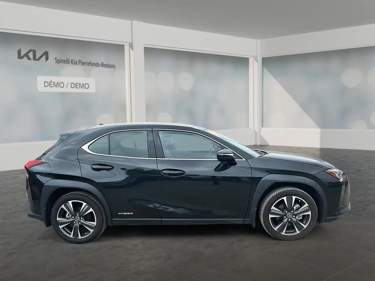 Lexus UX снимка Lexus UX