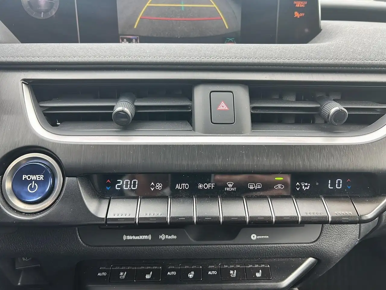 Lexus UX снимка Lexus UX