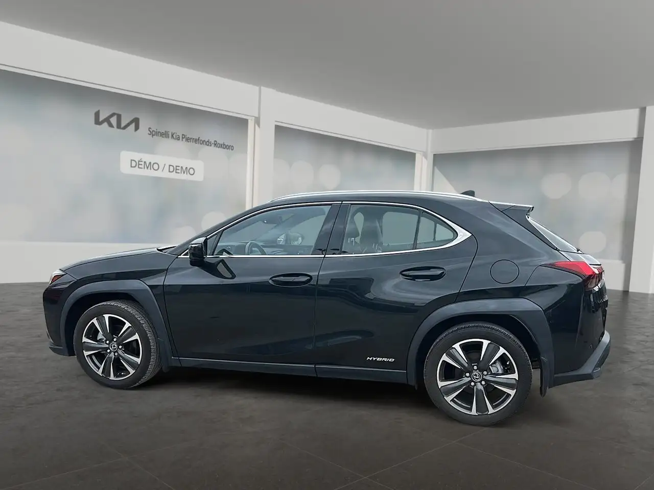 Lexus UX снимка Lexus UX