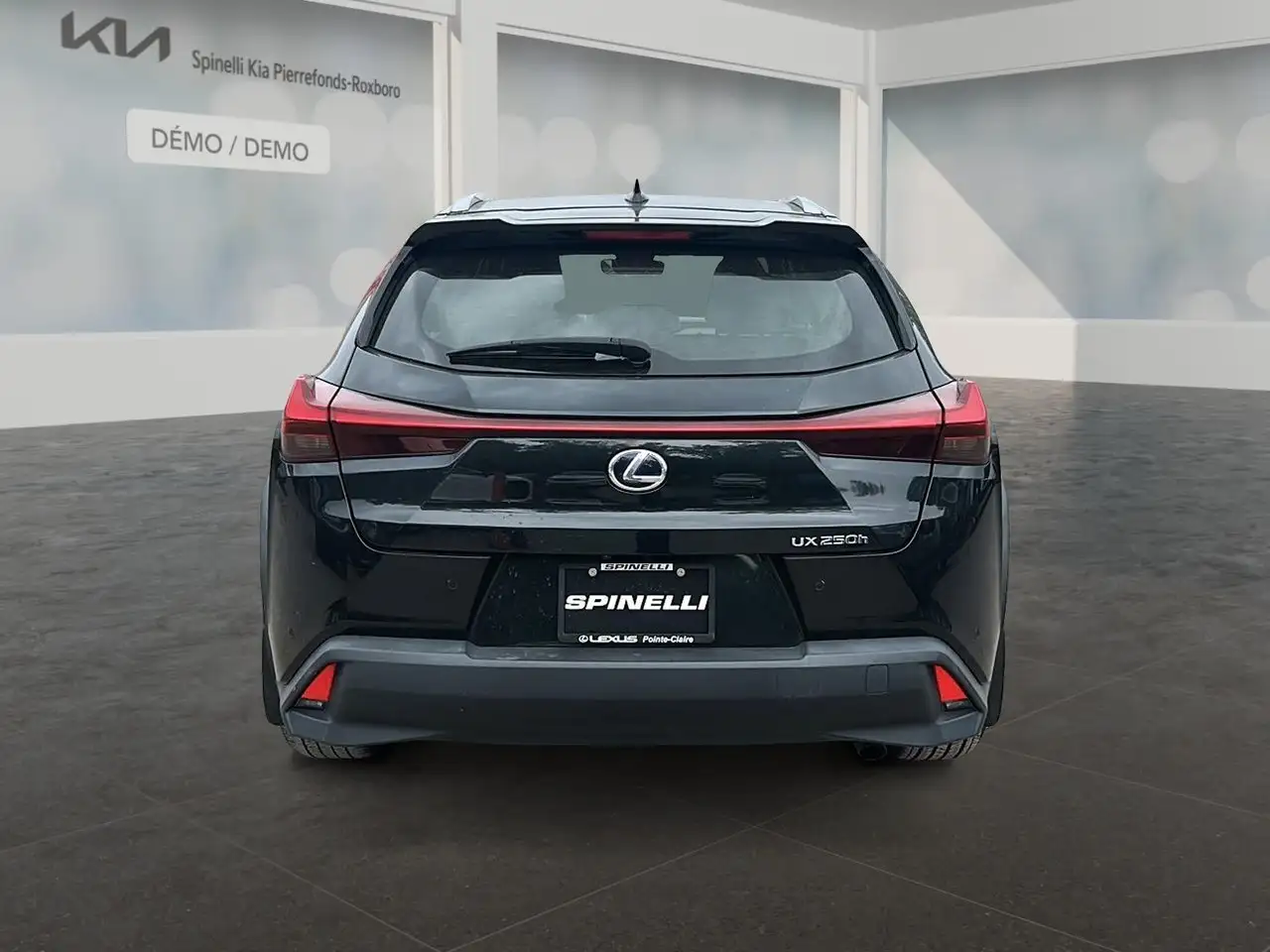 Lexus UX снимка Lexus UX