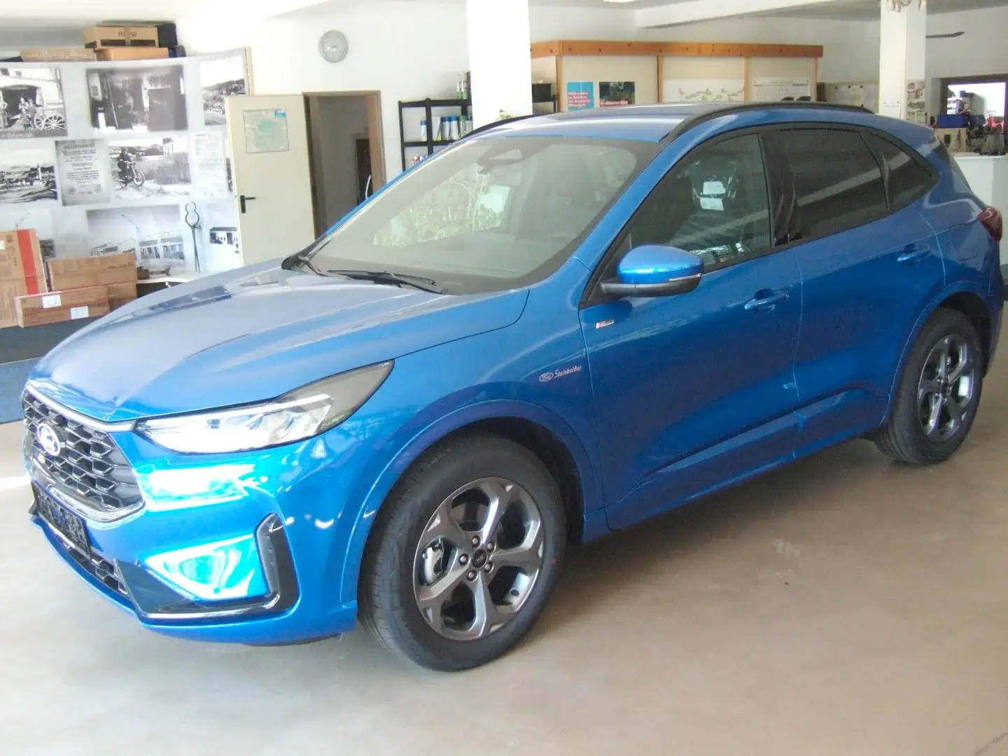 Ford Kuga ST-Line 1.5i  Automatik Blau - 1