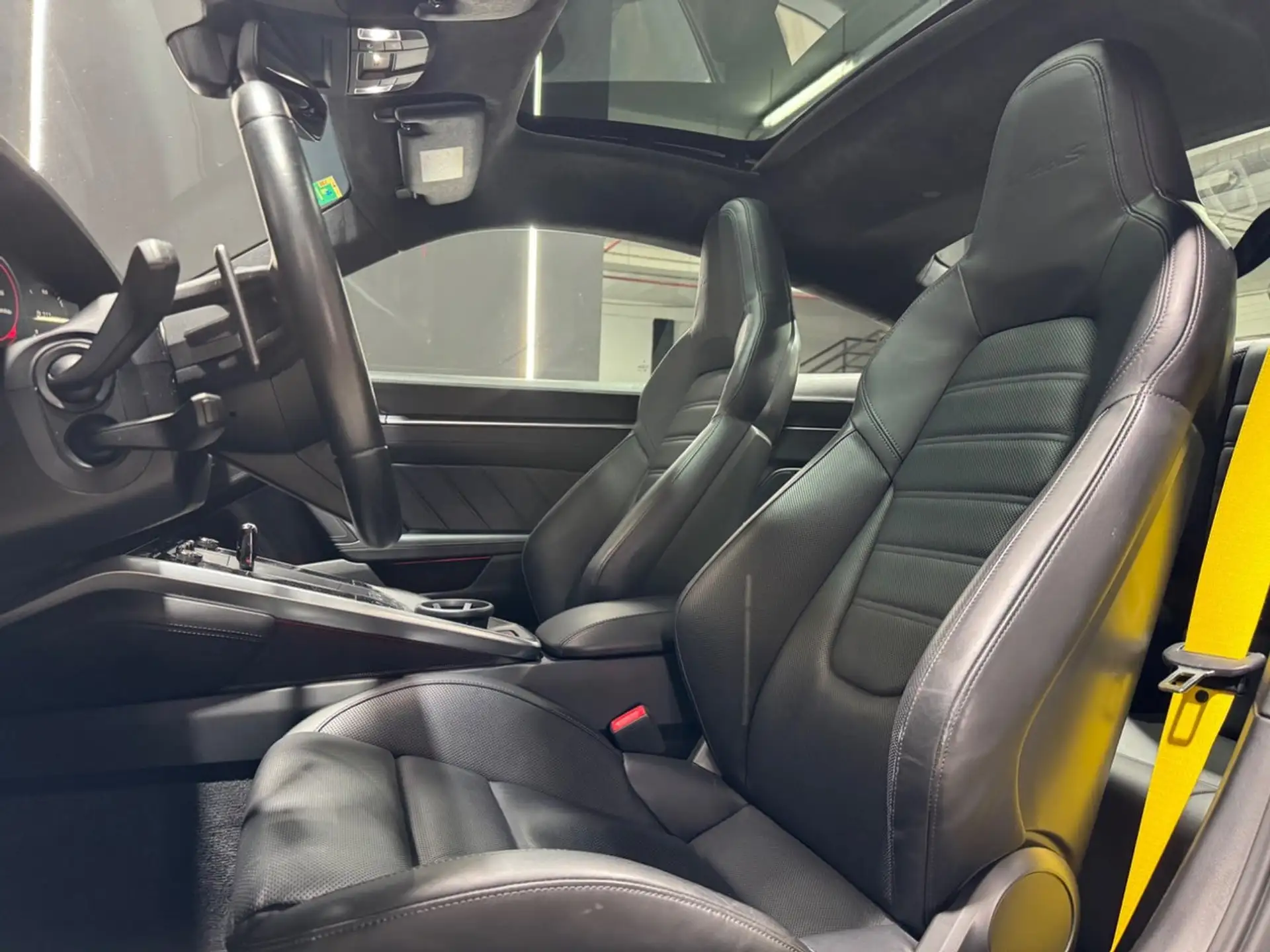 포르쉐 911 Turbo S Coupe 2020 화이트 사진 8