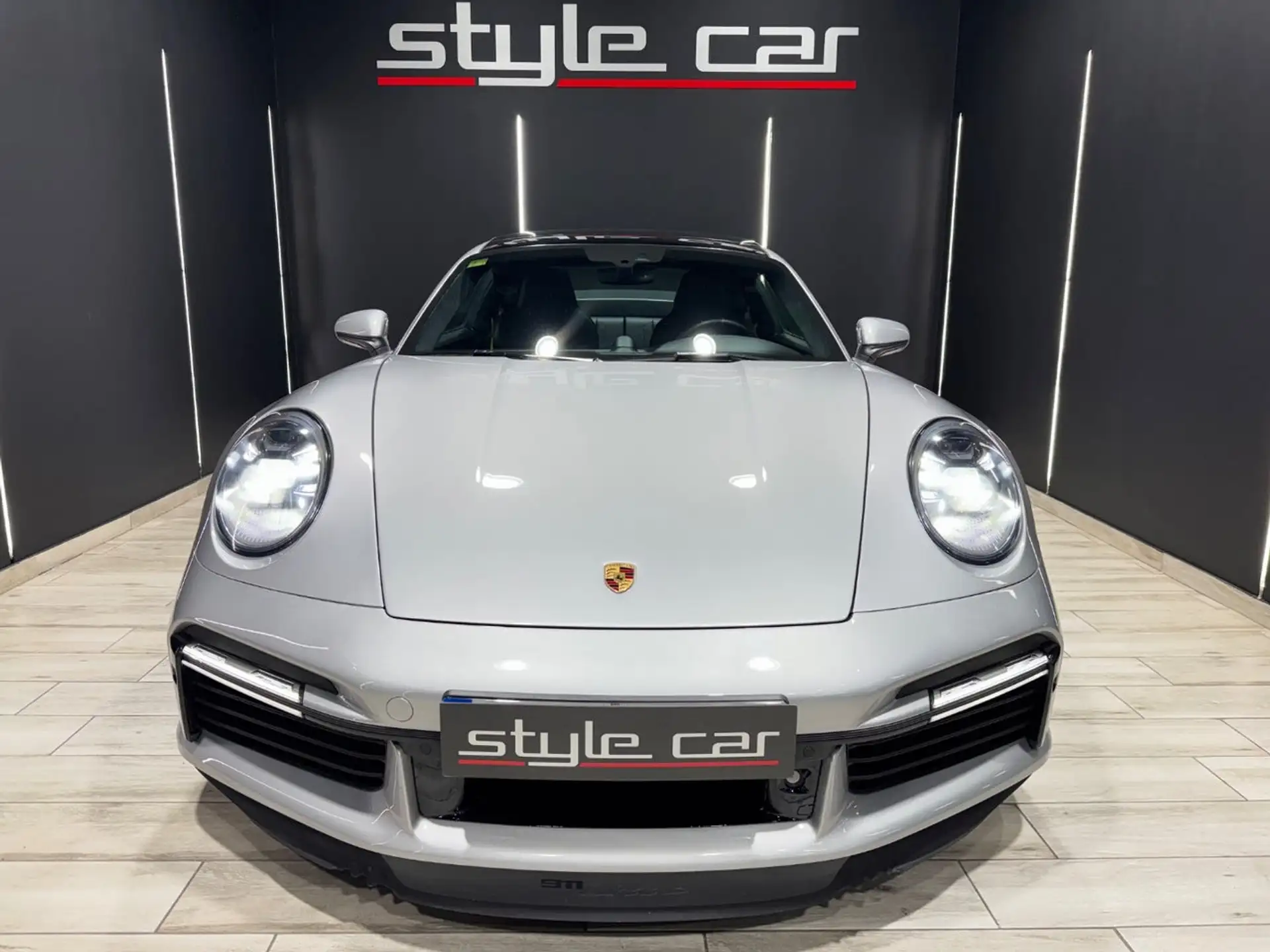 포르쉐 911 Turbo S Coupe 2020 화이트 사진 2