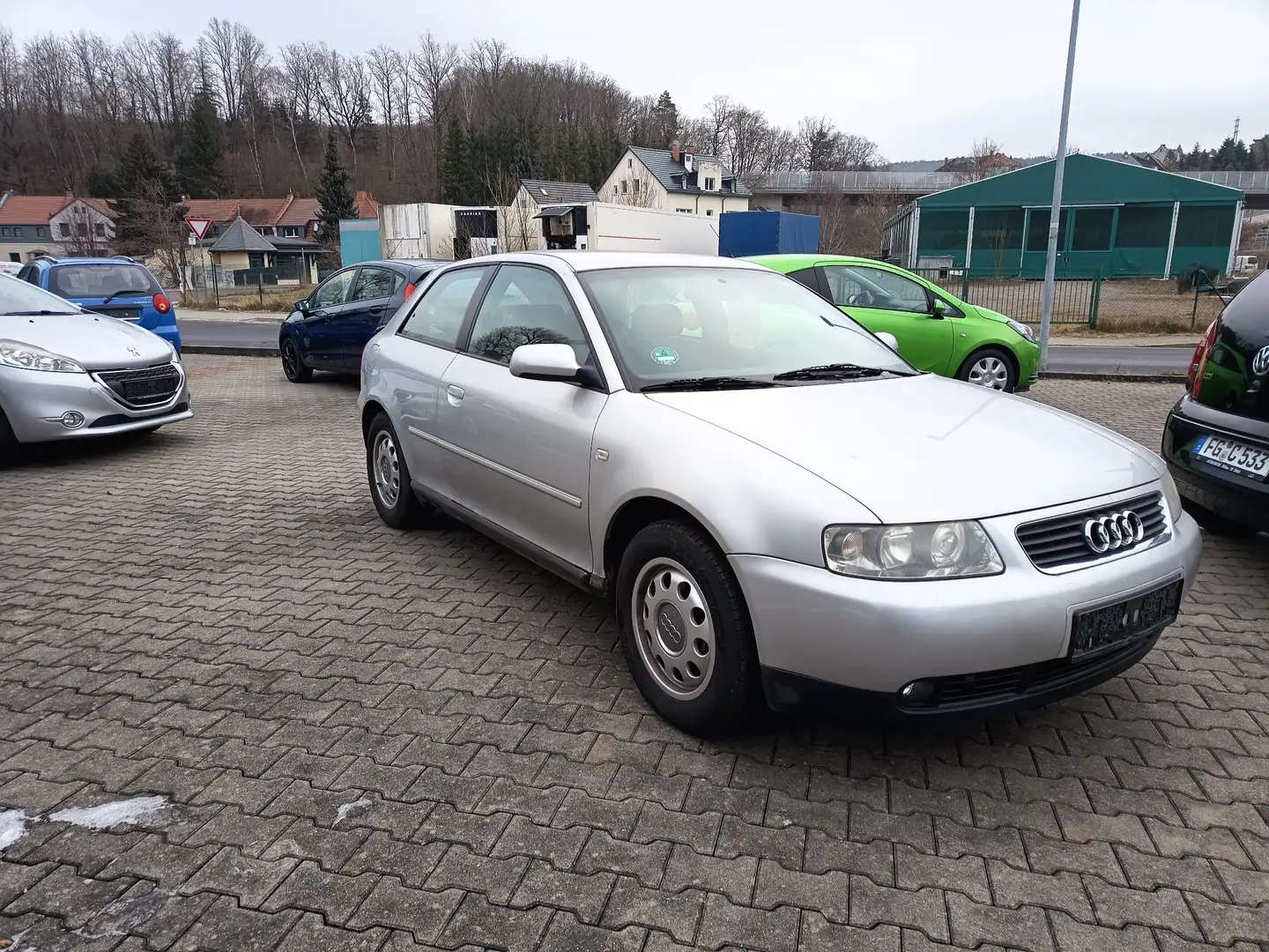 Audi A3 A3 1.6 Attraction Grau - 1