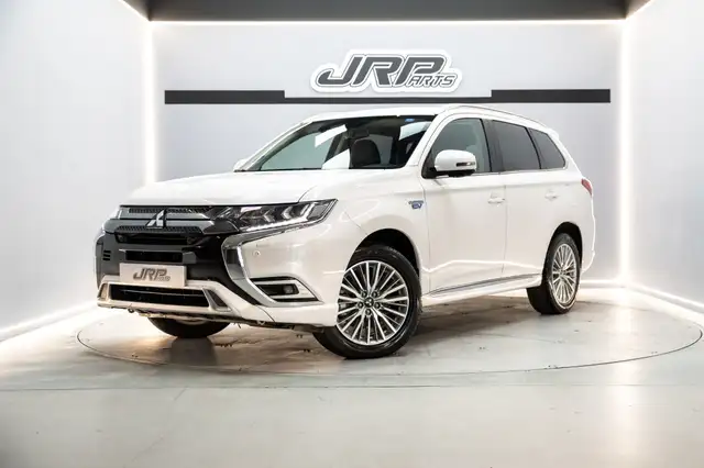 Mitsubishi Outlander PHEV Kaiteki 4WD