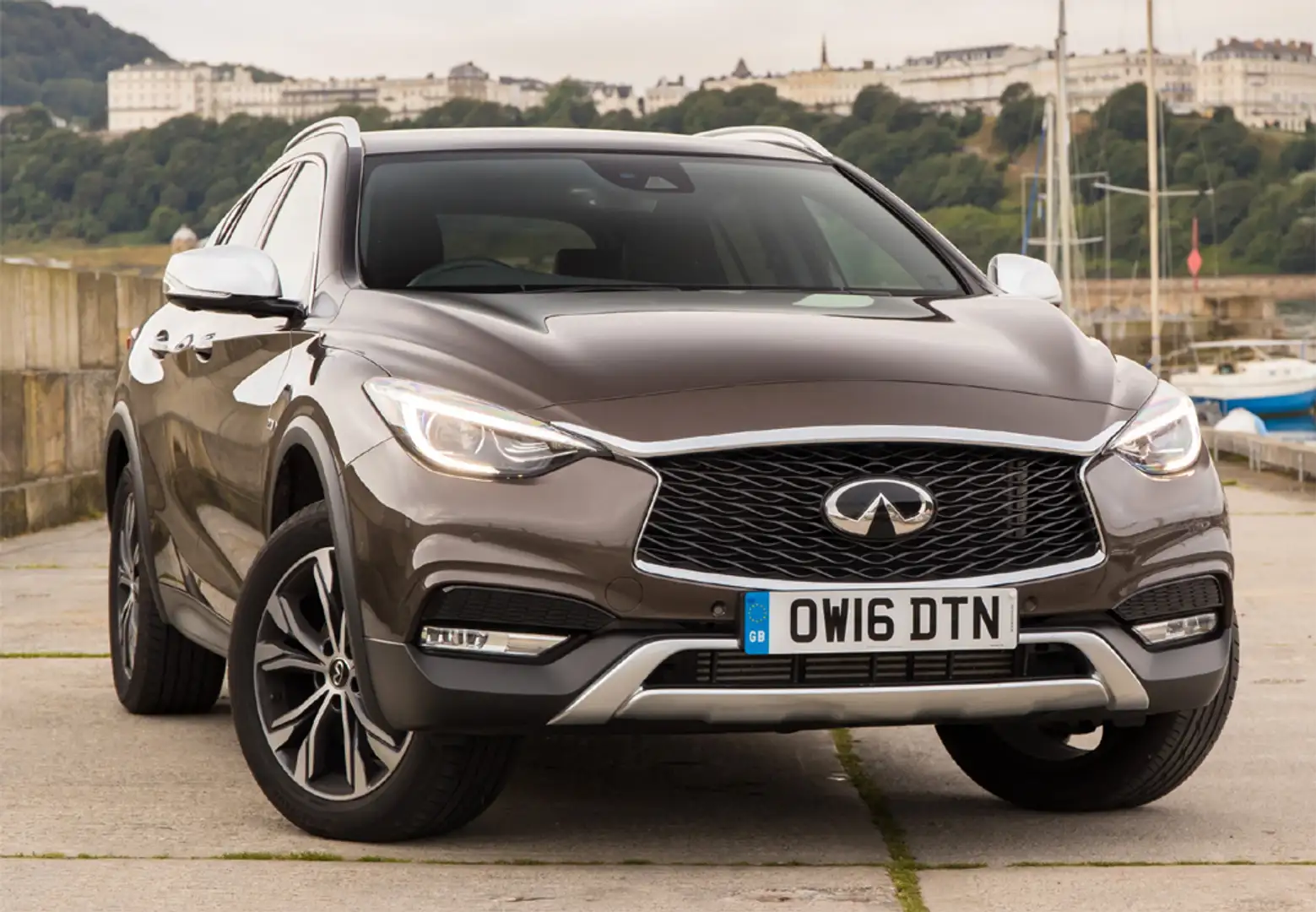 Infiniti QX30 2.2d Premium AWD 7DCT Negro - 2
