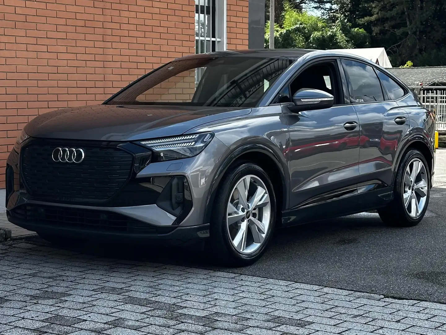 Audi Q4 e-tron Q4 Sportback e-tron 45 S line edition Grijs - 1