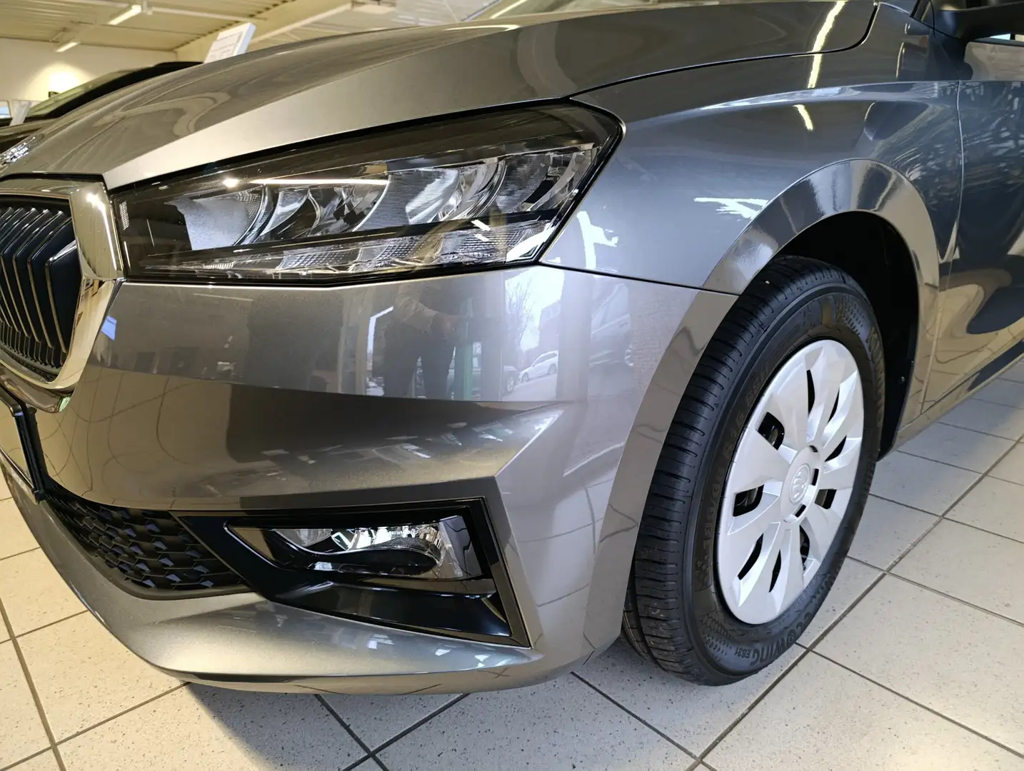Skoda Fabia Selection Gris - 2